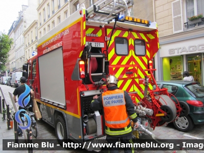 Renault Midlum II serie
France - Francia
Sapeurs Pompiers de Paris
AutoPompaSerbatoio allestimento Sides
Parole chiave: Renault Midlum_IIserie