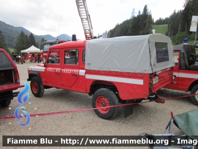 Land Rover Defender 130
Vigili del Fuoco
Comando Provinciale di Belluno
VF 19339
Parole chiave: Land-Rover Defender_130 VF19339 Centenario_VVF_Zoldo_Alto