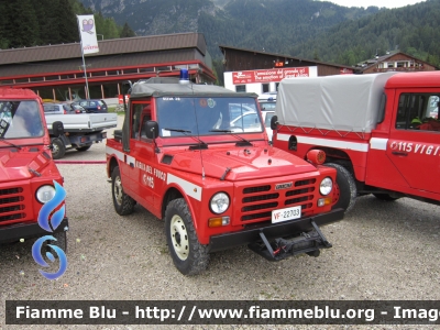 Fiat Campagnola II serie
Vigili del Fuoco
Comando Provinciale di Belluno
Distaccamento Volontario di Selva di Cadore (BL)
VF 22703
Parole chiave: Fiat Campagnola_IIserie VF22703 Centenario_VVF_Zoldo_Alto