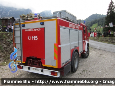 Iveco 190-26
Vigili del Fuoco
Comando Provinciale di Belluno
Distaccamento Volontario di Zoldo Alto (BL)
AutoPompaSerbatoio allestimento Baribbi
VF 16716
Parole chiave: Iveco 190-26 VF16716 Centenario_VVF_Zoldo_Alto