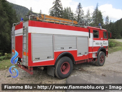 Iveco OM 160
Vigili del Fuoco
Comando Provinciale di Belluno
Distaccamento Volontario di Longarone (BL)
AutoPompaSerbatoio allestimento Baribbi
VF 13491
Parole chiave: Iveco OM 160 VF13491 Centenario_VVF_Zoldo_Alto