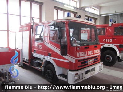 Iveco City2000 100E21 I serie
Vigili del Fuoco
Comando Provinciale di Milano
AutoPompaSerbatoio allestimento Iveco-Magirus
VF 21818
Parole chiave: Iveco City2000_100E21_Iserie VF21818