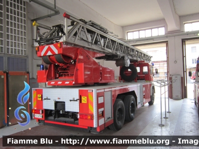 Iveco 330-35
Vigili del Fuoco
Comando Provinciale di Milano
AutoScala da 50 metri allestimento Magirus-Macchi ricondizionata Fortini
VF 14782
Parole chiave: Iveco 330-35 VF14782