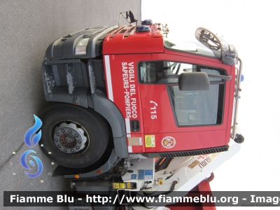 Iveco EuroTech
Vigili del Fuoco
Corpo Permanente di Aosta
VF 21499
Parole chiave: Iveco EuroTech VF21499