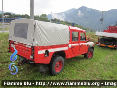 Land Rover Defender 130
Vigili del Fuoco
Comando Provinciale di Belluno
Distaccamento Volontario di Longarone (BL)
VF 19907
Parole chiave: Land-Rover Defender_130 VF19907 Inaugurazione_APS_VVFV_Basso_Feltrino_2012