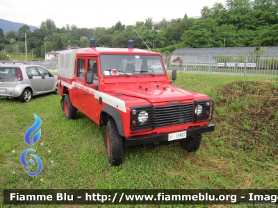 Land Rover Defender 130
Vigili del Fuoco
Comando Provinciale di Belluno
Distaccamento Volontario di Longarone (BL)
VF 19907
Parole chiave: Land-Rover Defender_130 VF19907 Inaugurazione_APS_VVFV_Basso_Feltrino_2012