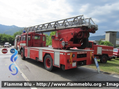 Fiat 684N
Vigili del Fuoco
Comando Provinciale di Belluno
AutoScala allestimento Magirus Macchi
VF 10050
Parole chiave: Fiat 684N VF10050 Inaugurazione_APS_VVFV_Basso_Feltrino_2012