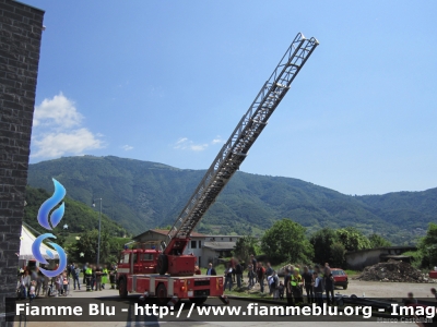 Fiat 684N
Vigili del Fuoco
Comando Provinciale di Belluno
AutoScala allestimento Magirus Macchi
VF 10050
Parole chiave: Fiat 684N VF10050 Inaugurazione_APS_VVFV_Basso_Feltrino_2012