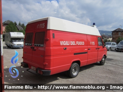 Iveco Daily I serie
Vigili del Fuoco
VF 16070
Parole chiave: Iveco Daily_Iserie VF16070 Raduno_ANVVF_Asiago_2012