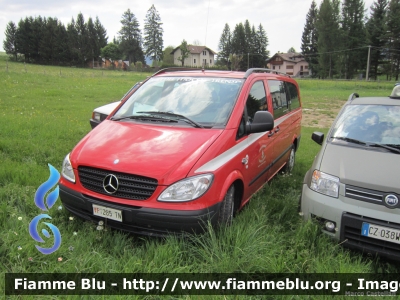 Mercedes-Benz Vito II serie
Vigili del Fuoco
Corpo Permanente di Trento
VF Z85 TN
Parole chiave: Mercedes-Benz Vito_IIserie VFZ85TN Raduno_ANVVF_Asiago_2012