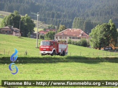 Iveco 190-26
Vigili del Fuoco
Comando Provinciale di Vicenza
Distaccamento Permanente di Asiago (VI)
AutoPompaSerbatoio allestimento Baribbi
VF 15821
Parole chiave: Iveco 190-26 VF15821