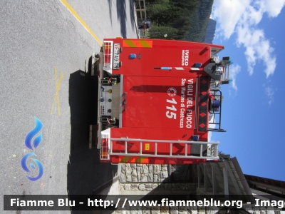 Iveco EuroFire 140E28 4x4 II serie
Vigili del Fuoco
Corpo Volontari San Martino di Castrozza (TN)
Distretto di Primiero
AutoPompaSerbatoio allestimento Iveco-Magirus
VF 7A9 TN
Parole chiave: Iveco EuroFire_140E28_4x4_IIserie VF7A9TN