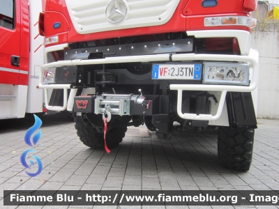 Mercedes-Benz Unimog U20
Vigili del Fuoco
Unione Distrettuale di Borgo Valsugana
Corpo Volontario di Torcegno (TN)
Allestimento Kofler Fahrzeugbau
Verricello anteriore
VF 2J3 TN
Parole chiave: Mercedes-Benz Unimog_U20 VF2J3TN Civil_Protect_2013