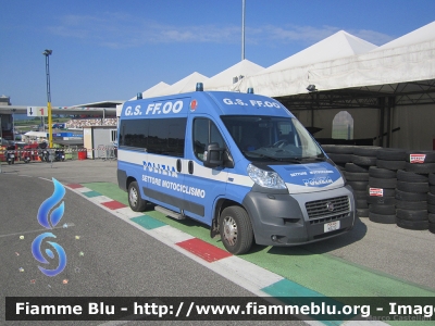 Fiat Ducato X250
Polizia di Stato
Gruppo Sportivo Fiamme Oro
Settore Motociclismo
POLIZIA H3213
MotoGP Mugello 2015
Parole chiave: Fiat Ducato_X250 PoliziaH3213 MotoGP_Mugello_2015