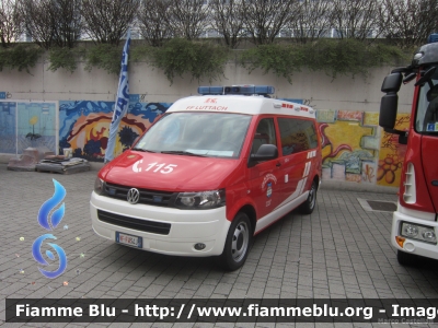 Volkswagen Transporter T5 restyle
Vigili del Fuoco
Unione Distrettuale Bassa Val Pusteria
Corpo Volontario di Lutago - Luttach (BZ)
Allestimento Kofler Fahrzeugbau
VF FW34J
Parole chiave: Volkswagen Transporter_T5_restyle VFFW34J Civil_Protect_2013