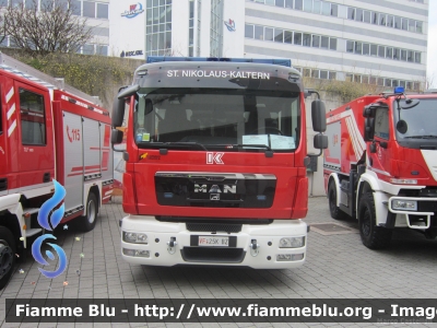 Man TGL 12.250 II serie
Vigili del Fuoco
Unione Distrettuale di Bolzano
Corpo Volontario di San Nicolò Caldaro - St. Niklaus Kaltern (BZ)
AutoPompaSerbatoio allestimento Kofler Fahrzeugbau
VF 25K BZ
Parole chiave: Man TGL_12.250_IIserie VF25KBZ Civil_Protect_2013