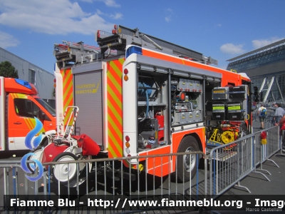 Mercedes-Benz Econic 1830 III serie
Bundesrepublik Deutschland - Germania
Berufsfeuerwehr Hannover
Vigili del Fuoco Permanenti Hannover
Allestimento Magirus
In servizio presso area prove dell'Interschutz 2015
Parole chiave: Mercedes-Benz Econic_1830_IIIserie Interschutz_2015