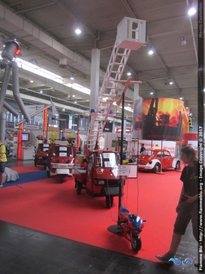 Piaggio Ape
Bundesrepublik Deutschland - Germany - Germania
Feuerwehr Augsburg
Esposto all'Interschutz 2015
Parole chiave: Piaggio Ape Interschutz_2015