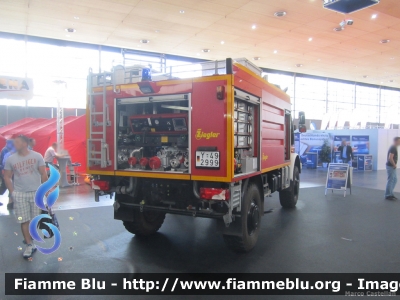 Mercedes-Benz Unimog U4000
Bundesrepublik Deutschland - Germany - Germania
Bundeswehrfeuerwehr
Allestimento Ziegler
Esposto all'Interschutz 2015
Parole chiave: Mercedes-Benz Unimog_U4000 Interschutz_2015