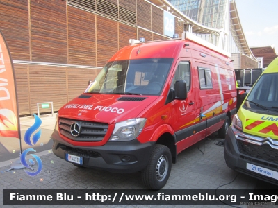 Mercedes-Benz Sprinter III serie restyle
Vigili del Fuoco
Unione Distrettuale di Fiemme (TN)
Veicolo TAST (Technical Assistance Support Teams) allestimento Divitec
VF 4J5 TN
Esposto all'Interschutz 2015
Parole chiave: Mercedes-Benz Sprinter_IIIserie_restyle VF4J5TN Interschutz_2015