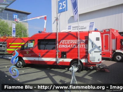 Mercedes-Benz Sprinter 4x4 III serie restyle
Bundesrepublik Deutschland - Germany - Germania
Freiwillige Feuerwehr Samtgemeinde Hanstedt
Allestimento GSF
Esposto all'Interschutz 2015
Parole chiave: Mercedes-Benz Sprinter_4x4_IIIserie_restyle Interschutz_2015