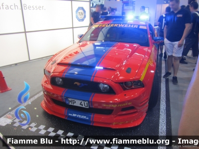 Ford Mustang GT IV serie
Esposta all'Interschutz 2015 presso lo stand MP Feuer
Parole chiave: Ford Mustang_GT_IVserie Interschutz_2015