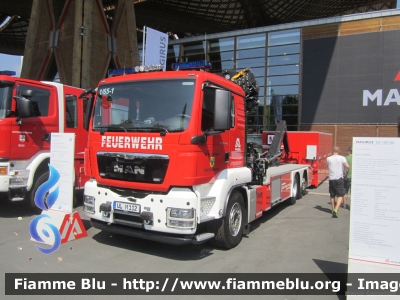 Man TGS 26.360 I serie
Bundesrepublik Deutschland - Germany - Germania
Freiwillige Feuerwehr Blaubeuren
Allestimento WLF Magirus
Esposto all'Interschutz 2015
Parole chiave: Man TGS_26.360_Iserie Interschutz_2015