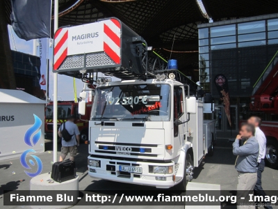 Iveco EuroCargo 150E27 I serie
AutoScala Magirus ricondizonata
Esposta all'Interschutz 2015
Parole chiave: Iveco EuroCargo_150E27_Iserie Interschutz_2015