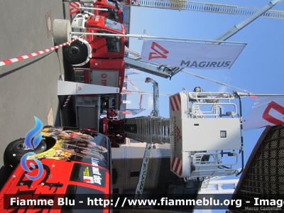 Iveco EuroCargo 180E32 III serie
Vigili del Fuoco
AutoScala M32L da 32 metri allestimento Magirus
Esposta all'Interschutz 2015
Parole chiave: Iveco EuroCargo_180E32_IIIserie Interschutz_2015