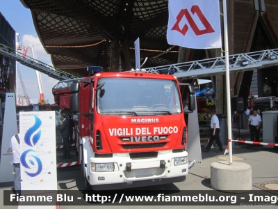 Iveco EuroCargo 180E32 III serie
Vigili del Fuoco
AutoScala M32L da 32 metri allestimento Magirus
Esposta all'Interschutz 2015
Parole chiave: Iveco EuroCargo_180E32_IIIserie Interschutz_2015