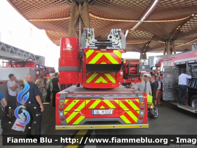 Iveco EuroCargo 160E32 IV serie
Bundesrepublik Deutschland - Germania
Berufsfeuerwehr München
Vigili del Fuoco Permanenti Monaco di Baviera
AutoScala da 32 metri ribassata, con assale posteriore sterzante HZL e articolata M32L-ASn.B. allestimento Magirus
Esposta all'Interschutz 2015
Parole chiave: Iveco EuroCargo_160E32_IVserie Interschutz_2015