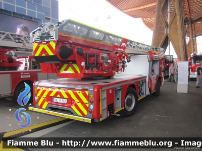 Iveco EuroCargo 160E32 IV serie
Bundesrepublik Deutschland - Germania
Berufsfeuerwehr München
Vigili del Fuoco Permanenti Monaco di Baviera
AutoScala da 32 metri ribassata, con assale posteriore sterzante HZL e articolata M32L-ASn.B. allestimento Magirus
Esposta all'Interschutz 2015
Parole chiave: Iveco EuroCargo_160E32_IVserie Interschutz_2015