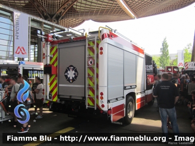 Iveco EuroCargo 160E30 III serie
República de Chile - Chile - Cile
Bomberos
Allestimento TLF4000 con TeamCab Magirus
Esposto all'Interschutz 2015
Parole chiave: Iveco EuroCargo_160E30_IIIserie Interschutz_2015