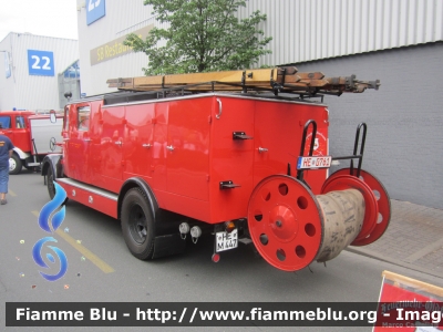 Magirus-Deutz S3000
Bundesrepublik Deutschland - Germany - Germania
Freiwillige Feuerwehr Schoeningen
Automezzo storico allestimento Magirus
Esposto all'Interschutz 2015
Parole chiave: Magirus-Deutz S3000 Interschutz_2015