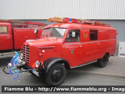 Borgward B 522 A-O
Bundesrepublik Deutschland - Germany - Germania
Freiwillige Feuerwehr Steinbach
Automezzo storico allestimento Graaff
Esposto all'Interschutz 2015
Parole chiave: Borgward B_522_A-O Interschutz_2015