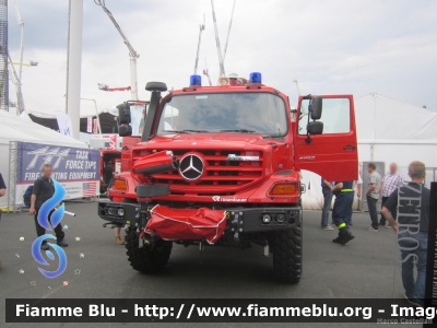 Mercedes-Benz Zetros 2733 6x6
Veicolo dimostrativo Rosenbauer
Esposto all'Interschutz 2015
Parole chiave: Mercedes-Benz Zetros_2733_6x6 Interschutz_2015