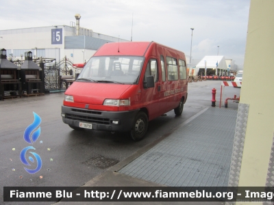 Fiat Ducato II serie
Vigili del Fuoco
Comando Provinciale di Padova
VF 18791
Parole chiave: Fiat Ducato_IIserie VF18791 Fiera_Campionaria_Padova_2013