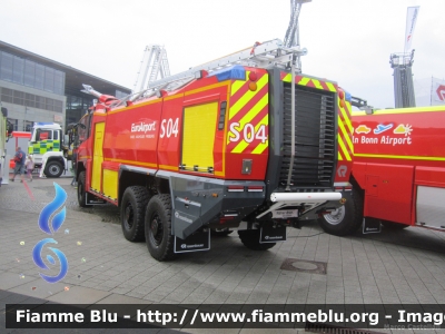 Rosenbauer Panther 6x6 S III serie
France - Francia
Sapeur Pompiers Euroairport (Basel - Mulhouse - Freiburg) 
Veicolo Antincendio Aeroportuale allestimento Rosenbauer
Esposto all'Interschutz 2015
Parole chiave: Rosenbauer Panther_6x6_S_IIIserie Interschutz_2015