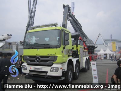 Mercedes-Benz Actros 4143 8x8 III serie
المملكة العربية السعودية - Saudi Arabia - Arabia Saudita
General Directorate of Civil Defense
Allestimento Rosenbauer
Esposto all'Interschutz 2015
Parole chiave: Mercedes-Benz Actros_4143_8x8_IIIserie Interschutz_2015