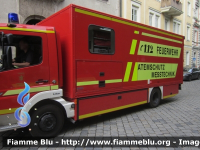 Mercedes-Benz Atego I serie
Bundesrepublik Deutschland - Germania
Berufsfeuerwehr Munchen
Vigili del Fuoco Permanenti Monaco di Baviera
Parole chiave: Mercedes-Benz Atego_Iserie