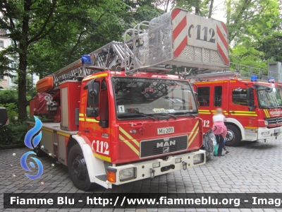 Man L2000 5.264
Bundesrepublik Deutschland - Germania
Berufsfeuerwehr Munchen
Vigili del Fuoco Permanenti Monaco di Baviera
AutoScala da 30 metri allestimento Iveco-Magirus
Parole chiave: Man L2000_5.264