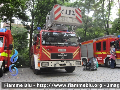 Man L2000 5.264
Bundesrepublik Deutschland - Germania
Berufsfeuerwehr Munchen
Vigili del Fuoco Permanenti Monaco di Baviera
AutoScala da 30 metri allestimento Iveco-Magirus
Parole chiave: Man L2000_5.264