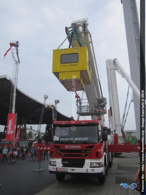 Scania P450 II serie
España - Spain - Spagna
Bomberos Madrid
Piattaforma Aerea da 70 metri allestimento Bronto Skylift F 70-RPX
Esposta all'Interschutz 2015
Parole chiave: Scania P450_IIserie Interschutz_2015