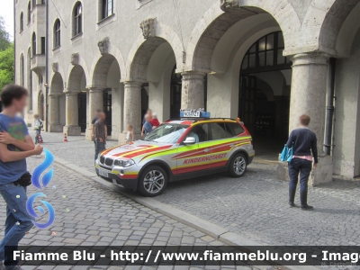 Bmw X3 I serie
Bundesrepublik Deutschland - Germania
Berufsfeuerwehr Munchen
Vigili del Fuoco Permanenti Monaco di Baviera
Kindernotarzt - Emergenza pediatrica
Parole chiave: Bmw X3_Iserie Automedica