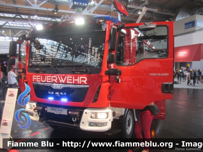 Man TGM 13.290 4x4 III serie
Veicolo dimostrativo Rosenbauer
Esposto all'Interschutz 2015
Parole chiave: Man TGM_13.290_4x4_IIIserie Interschutz_2015