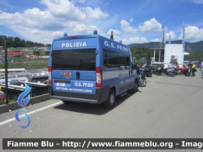 Fiat Ducato X250
Polizia di Stato
Gruppo Sportivo Fiamme Oro
Settore Motociclismo
POLIZIA H3213
MotoGP Mugello 2014
Parole chiave: Fiat Ducato_X250 PoliziaH3213 MotoGP_Mugello_2014