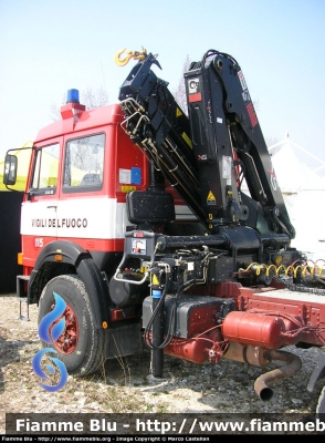 Iveco 330-35
Vigili del Fuoco
Comando Provinciale di Treviso
VF 15560
Parole chiave: Iveco 330-35 VF15560