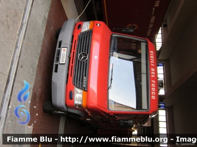 Mercedes-Benz Vario 614D
Vigili del Fuoco
Comando Provinciale di Milano
AutoFurgone/Unità di Crisi Locale allestimento Bai
VF 22646
Parole chiave: Mercedes-Benz Vario_614D VF22646