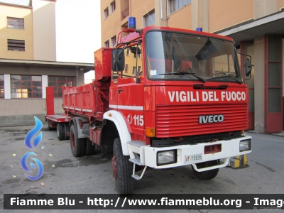 Iveco 190-26 4x4
Vigili del Fuoco
Comando Provinciale di Milano
VF 15936
Parole chiave: Iveco 190-26_4x4 VF15936