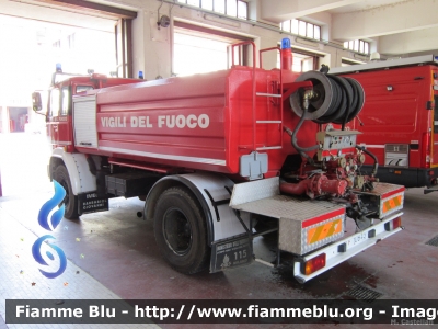 Iveco OM 155
Vigili del Fuoco
Comando Provinciale di Milano
AutoBottePompa allestimento Baribbi
Esemplare con targhetta del 160
VF 10843
Parole chiave: Iveco OM 155 VF10843